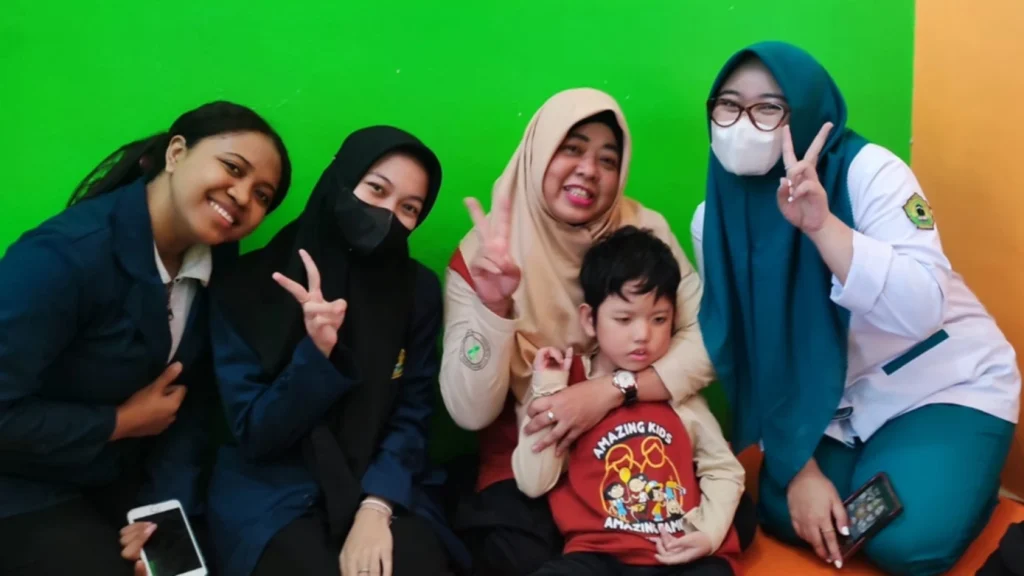 cara-mendampingi-anak-cerebral-palsy